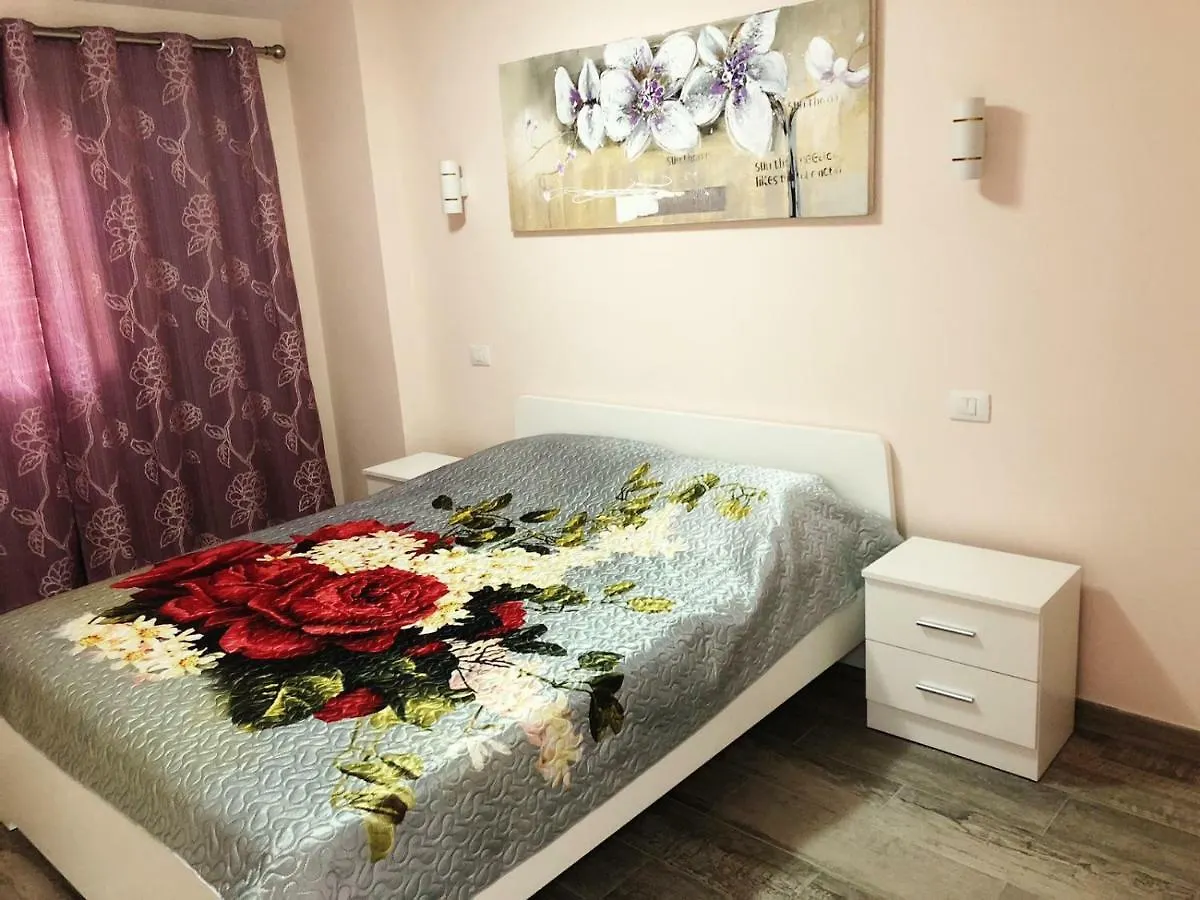 Lovely 1-Bedroom Apartment With A Big Terrace, Las Americas, Tenerife Arona  0*, Arona (Tenerife)